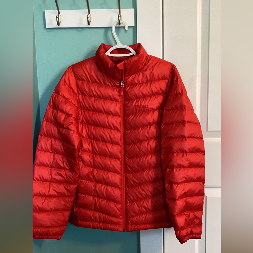 Marmot women’s size L (fits me well and I’m normally a M) Jena jacket